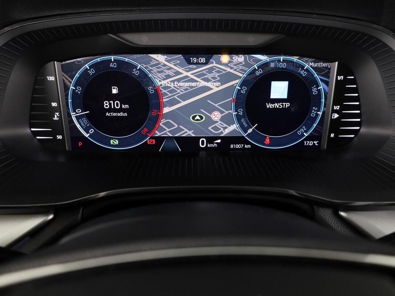 Skoda OCTAVIA Combi 1.0 e-TSI Business Edition Plus 110 pk Automaat (DSG) | Verlengde garantie | Navigatie | Parkeersensoren | Adaptieve cruise control | Stoelverwarming |