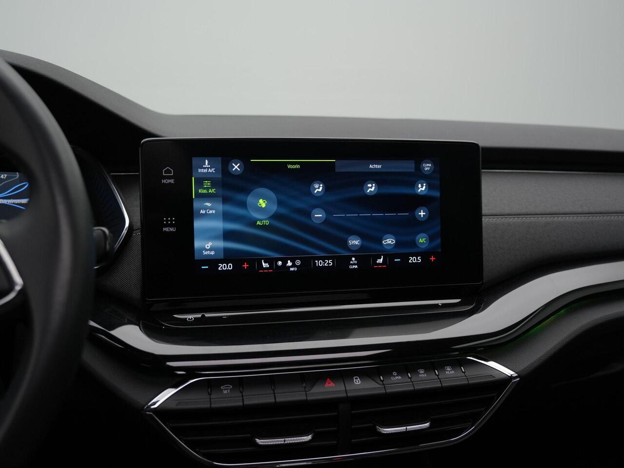 Skoda OCTAVIA Combi 1.5 e-TSI 150 pk DSG Business Edition Plus | Panoramadak | Trekhaak | Stuur-/stoelverwarming | Achteruitrijcamera