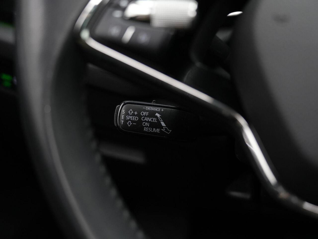 Skoda OCTAVIA Combi 1.5 e-TSI 150 pk DSG Business Edition Plus | Panoramadak | Trekhaak | Stuur-/stoelverwarming | Achteruitrijcamera