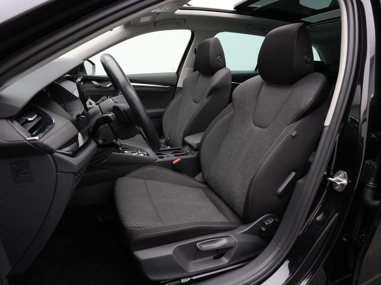 Skoda OCTAVIA Combi 1.5 e-TSI 150 pk DSG Business Edition Plus | Panoramadak | Trekhaak | Stuur-/stoelverwarming | Achteruitrijcamera