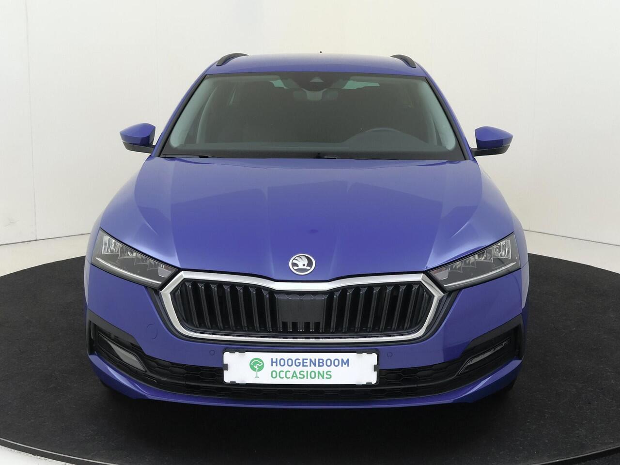 Skoda OCTAVIA Combi 1.4 TSI iV PHEV Business Edition | Parkeersensoren | Cruise control | CarPlay | Climate control | Digital cockpit | Elektrisch inklapbare buitenspiegels |