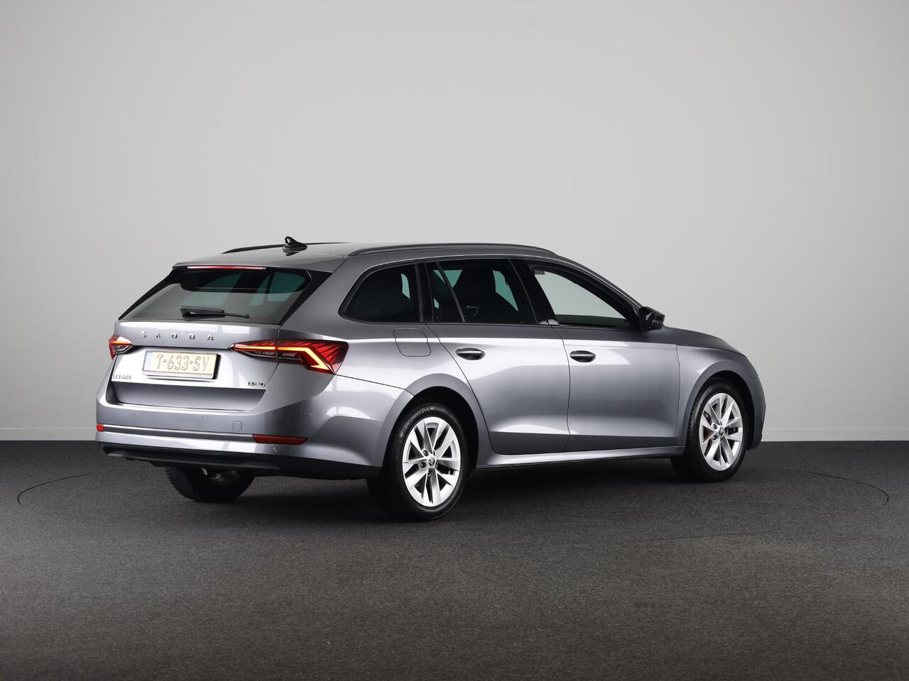 Skoda OCTAVIA Combi 1.5 e-TSI Business Edition 150 pk Automaat (DSG) | Verlengde garantie | Navigatie | Parkeersensoren | LED koplampen | Apple Carplay/Android Auto |