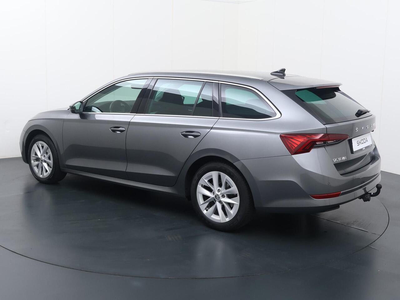 Skoda OCTAVIA Combi 1.0 e-TSI Business Edition Plus | 110 PK | Automaat | Trekhaak afneembaar | LED verlichting |