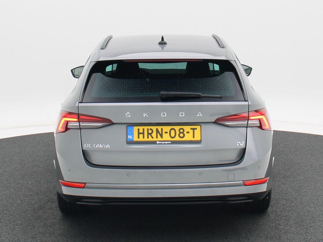 Skoda OCTAVIA Combi 1.4 TSi 204 Pk Automaat iV PHEV Business edition | Cruise Control | Virtual Cockpit | Carplay | Parkeersensoren | Leder Stuur | Climate Control | 17 Inch | 22.799 km!!