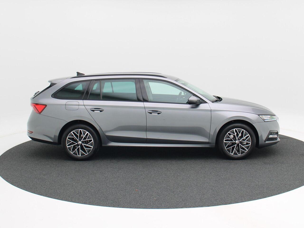 Skoda OCTAVIA Combi 1.4 TSi 204 Pk Automaat iV PHEV Business edition | Cruise Control | Virtual Cockpit | Carplay | Parkeersensoren | Leder Stuur | Climate Control | 17 Inch | 22.799 km!!