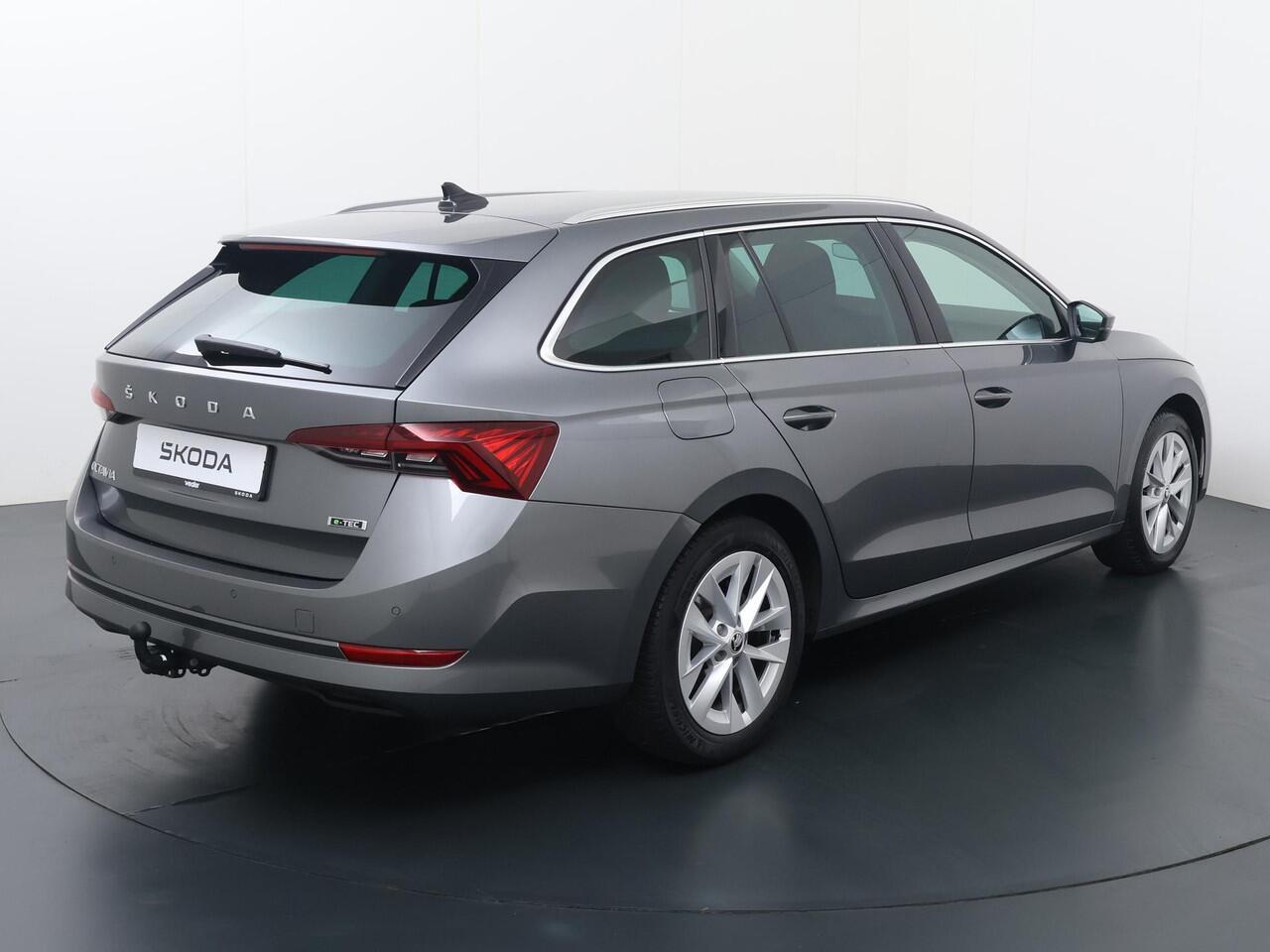 Skoda OCTAVIA Combi 1.0 e-TSI Business Edition Plus | 110 PK | Automaat | Trekhaak afneembaar | LED verlichting |