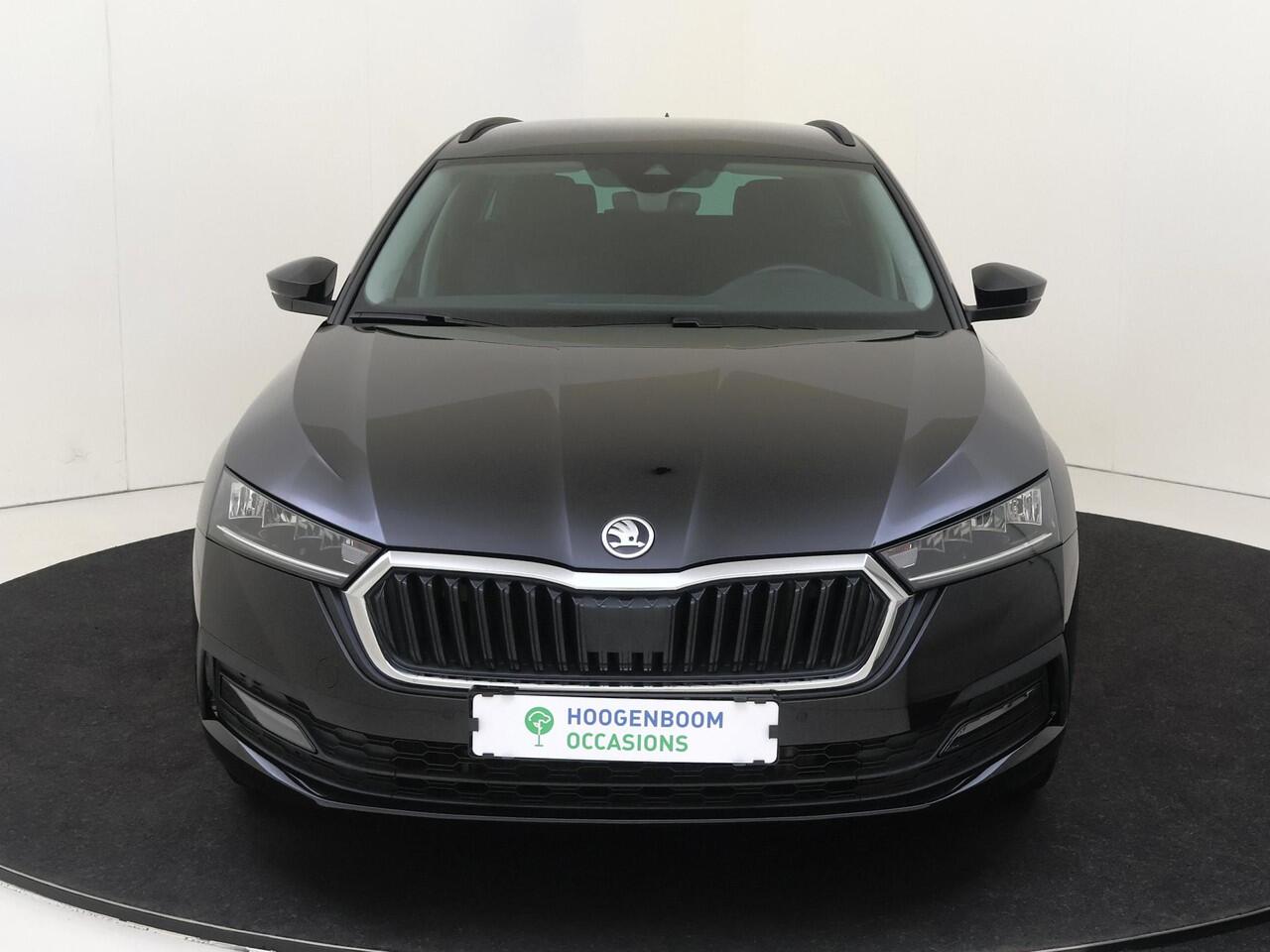 Skoda OCTAVIA Combi 1.4 TSI iV PHEV Business Edition | SoH 96% | Parkeersensoren | Cruise Control | Airco | Digital cockpit | Stoel- en stuurwielverwarming | Navigatie |
