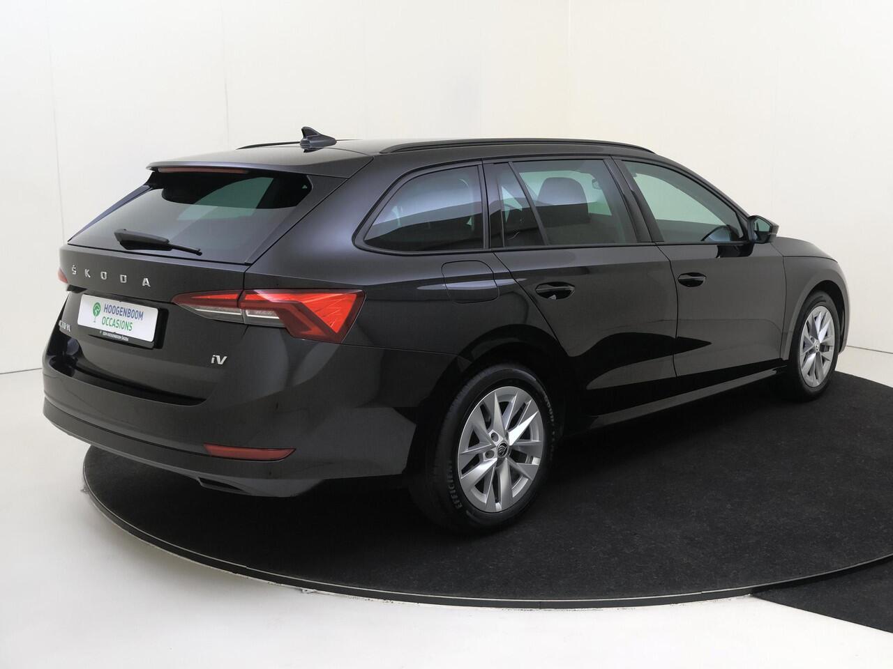Skoda OCTAVIA Combi 1.4 TSI iV PHEV Business Edition | SoH 96% | Parkeersensoren | Cruise Control | Airco | Digital cockpit | Stoel- en stuurwielverwarming | Navigatie |