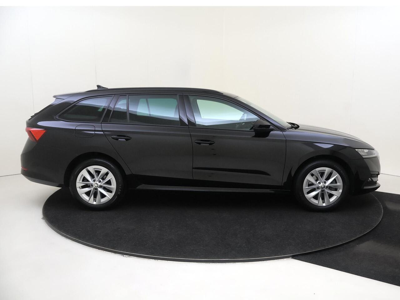 Skoda OCTAVIA Combi 1.4 TSI iV PHEV Business Edition | SoH 96% | Parkeersensoren | Cruise Control | Airco | Digital cockpit | Stoel- en stuurwielverwarming | Navigatie |