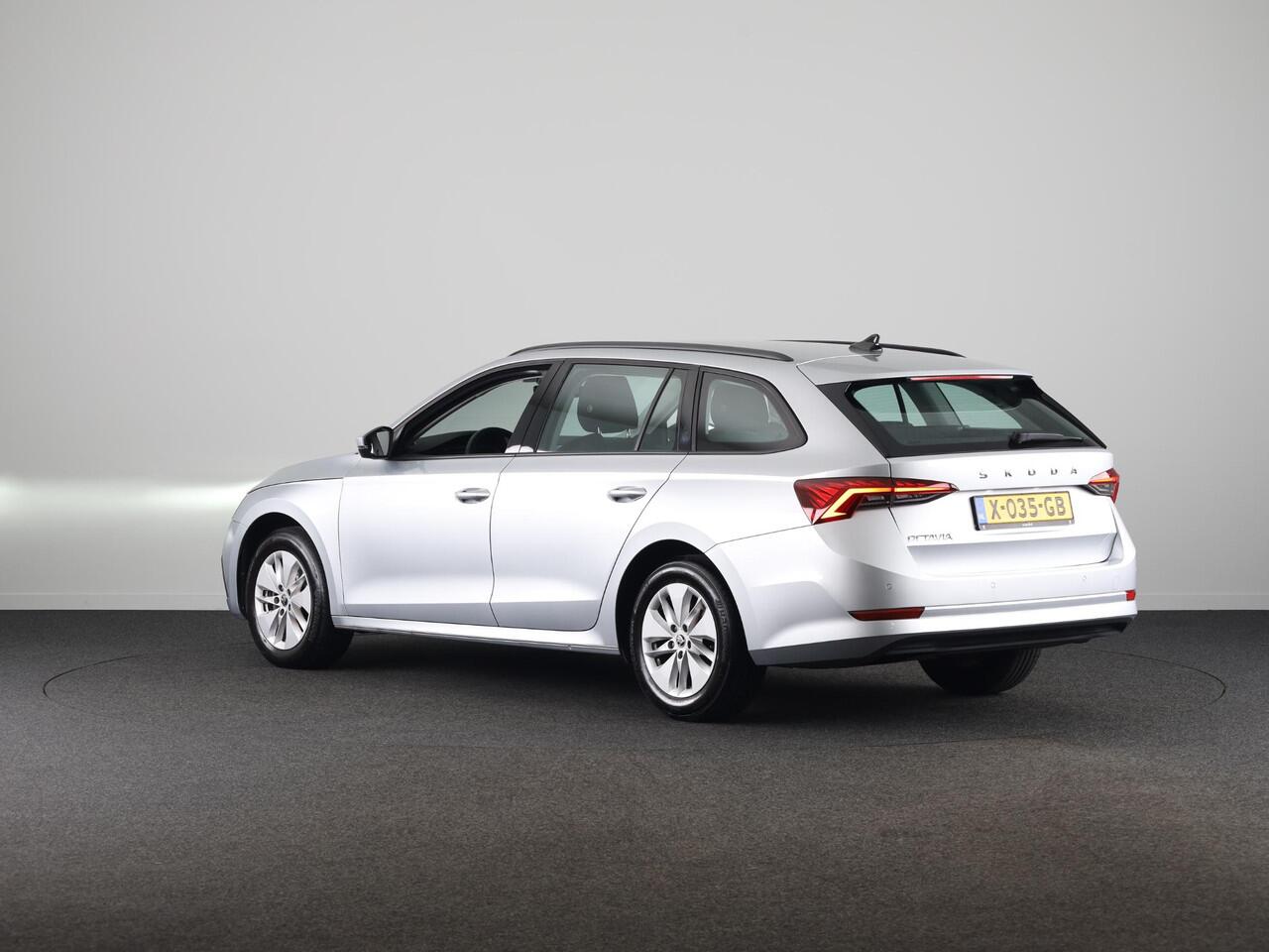 Skoda OCTAVIA Combi 1.0 TSI Business Edition 110 pk | Verlengde garantie | Navigatie | Parkeersensoren | Apple Carplay/Android Auto | LED koplampen |