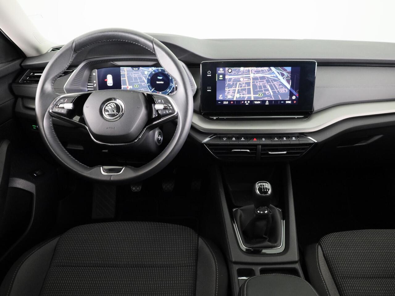 Skoda OCTAVIA Combi 1.0 TSI Business Edition 110 pk | Verlengde garantie | Navigatie | Parkeersensoren | Apple Carplay/Android Auto | LED koplampen |