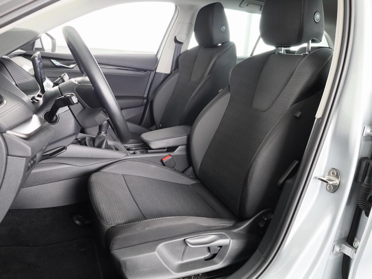 Skoda OCTAVIA Combi 1.0 TSI Business Edition 110 pk | Verlengde garantie | Navigatie | Parkeersensoren | Apple Carplay/Android Auto | LED koplampen |