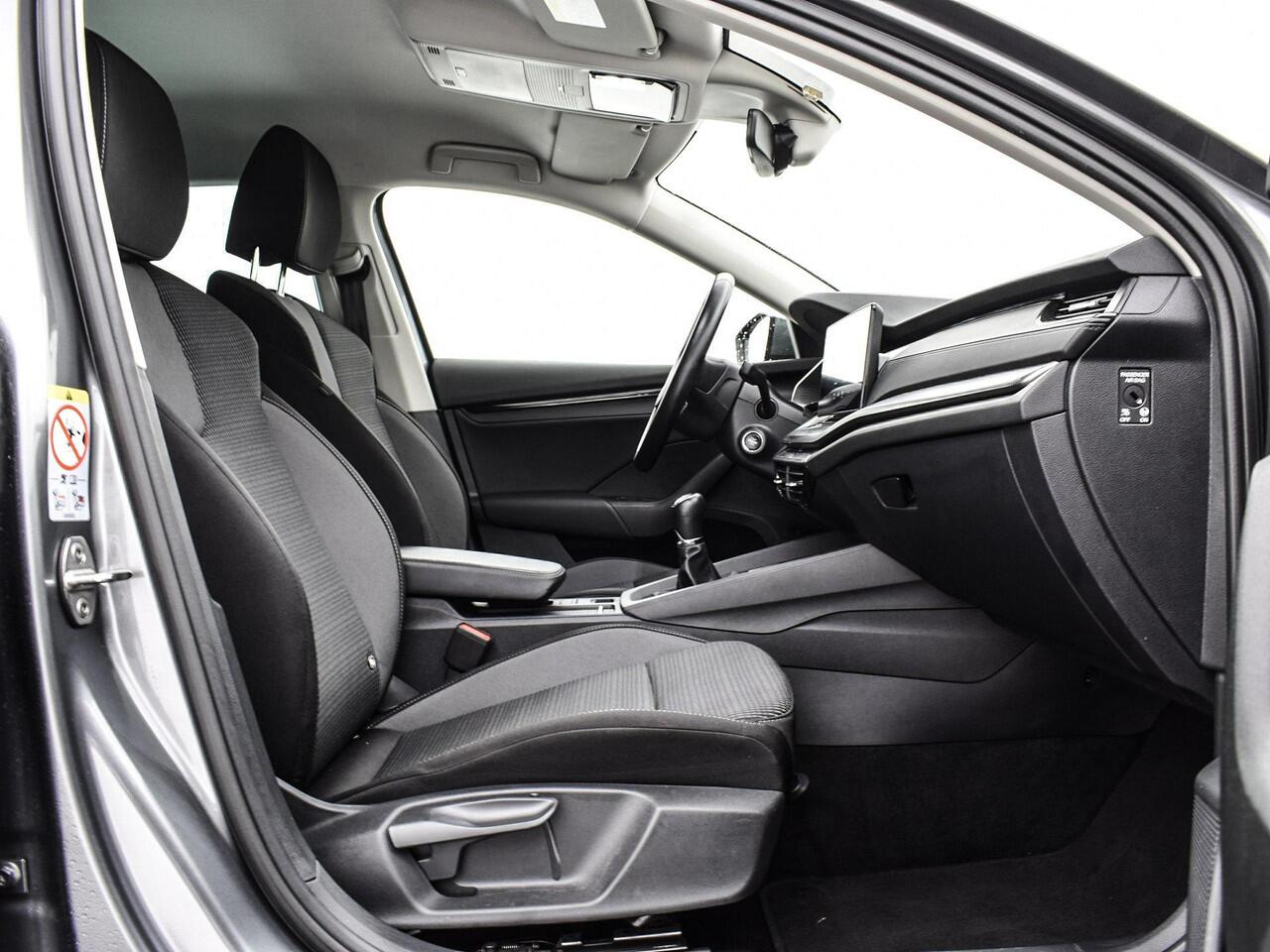 Skoda OCTAVIA Combi 1.0 TSI 110pk Business Edition · Apple/Android Car Play · Navigatie · P-Sensoren · Elek. Achterklep · Cruise Control · 16'' Inch · Garantie t/m 27-09-207 of 100.000km