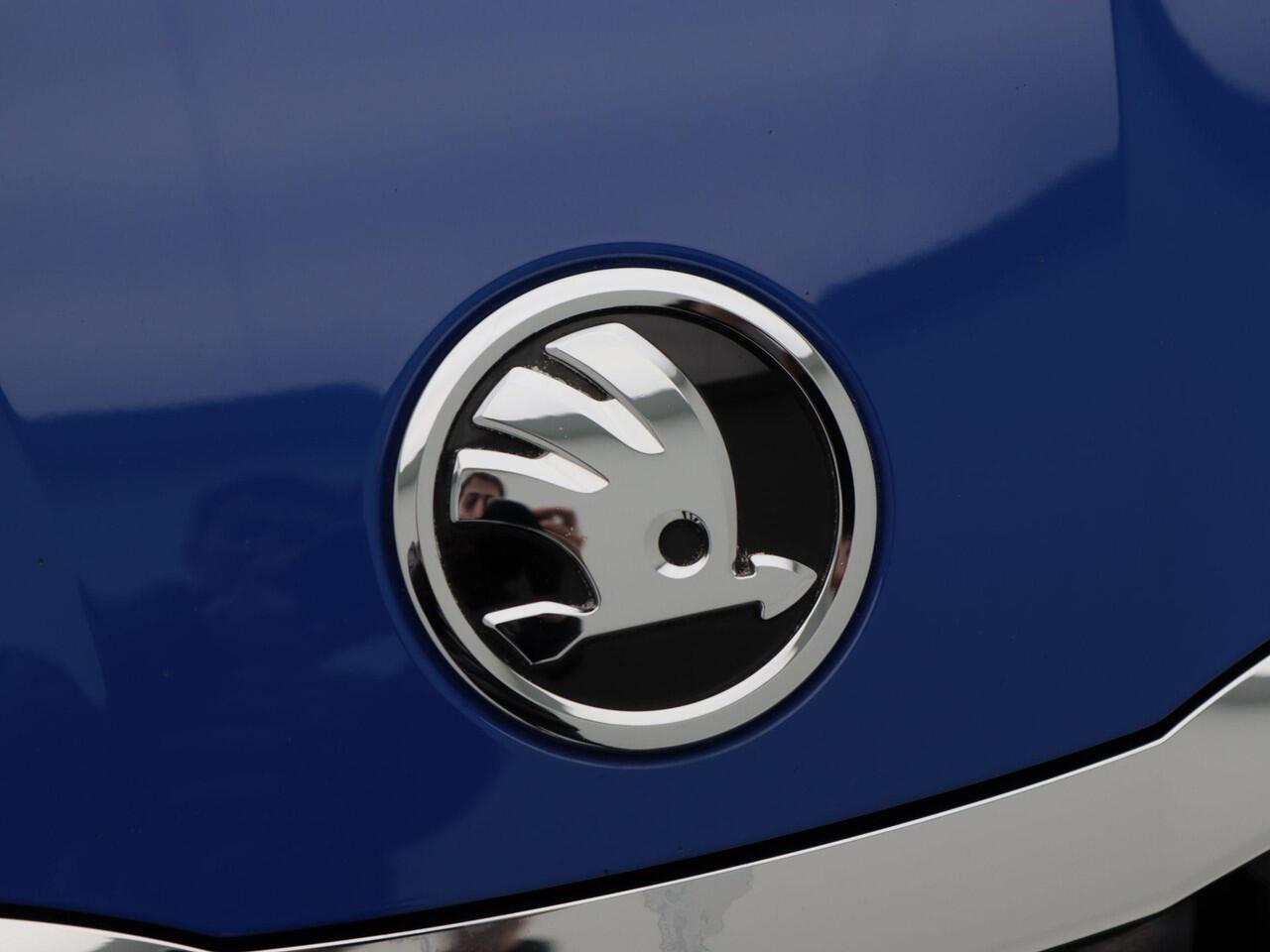 Skoda OCTAVIA Combi 1.4 TSi iV 204 Pk Automaat PHEV Business Edition | Cruise Control | Climate Control | Parkeersensoren | Carplay | 17 Inch | 38.884 Km!!