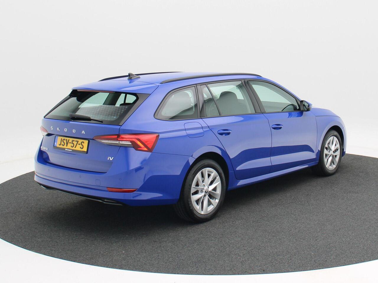 Skoda OCTAVIA Combi 1.4 TSi iV 204 Pk Automaat PHEV Business Edition | Cruise Control | Climate Control | Parkeersensoren | Carplay | 17 Inch | 38.884 Km!!