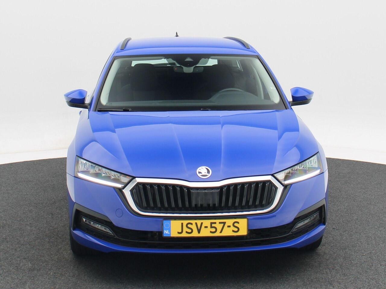 Skoda OCTAVIA Combi 1.4 TSi iV 204 Pk Automaat PHEV Business Edition | Cruise Control | Climate Control | Parkeersensoren | Carplay | 17 Inch | 38.884 Km!!