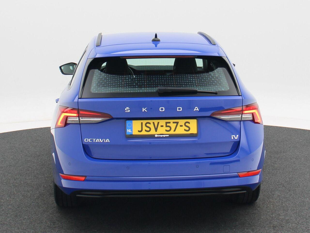 Skoda OCTAVIA Combi 1.4 TSi iV 204 Pk Automaat PHEV Business Edition | Cruise Control | Climate Control | Parkeersensoren | Carplay | 17 Inch | 38.884 Km!!