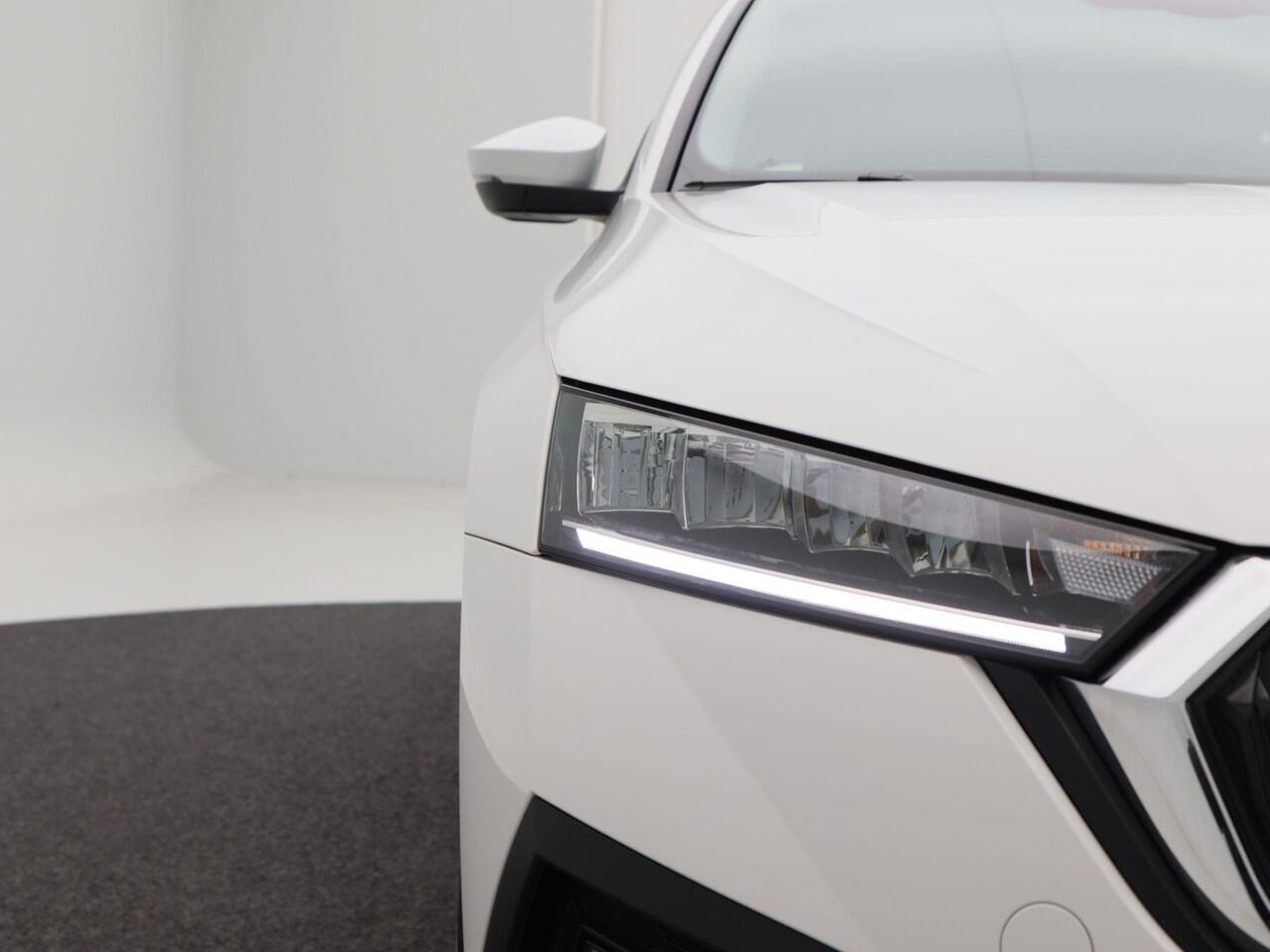 Skoda OCTAVIA Combi 1.4 TSI iV PHEV Business Edition | Cruise Control | Climate Control | Parkeersensoren | Carplay | 17 Inch | 27.323 Km!!