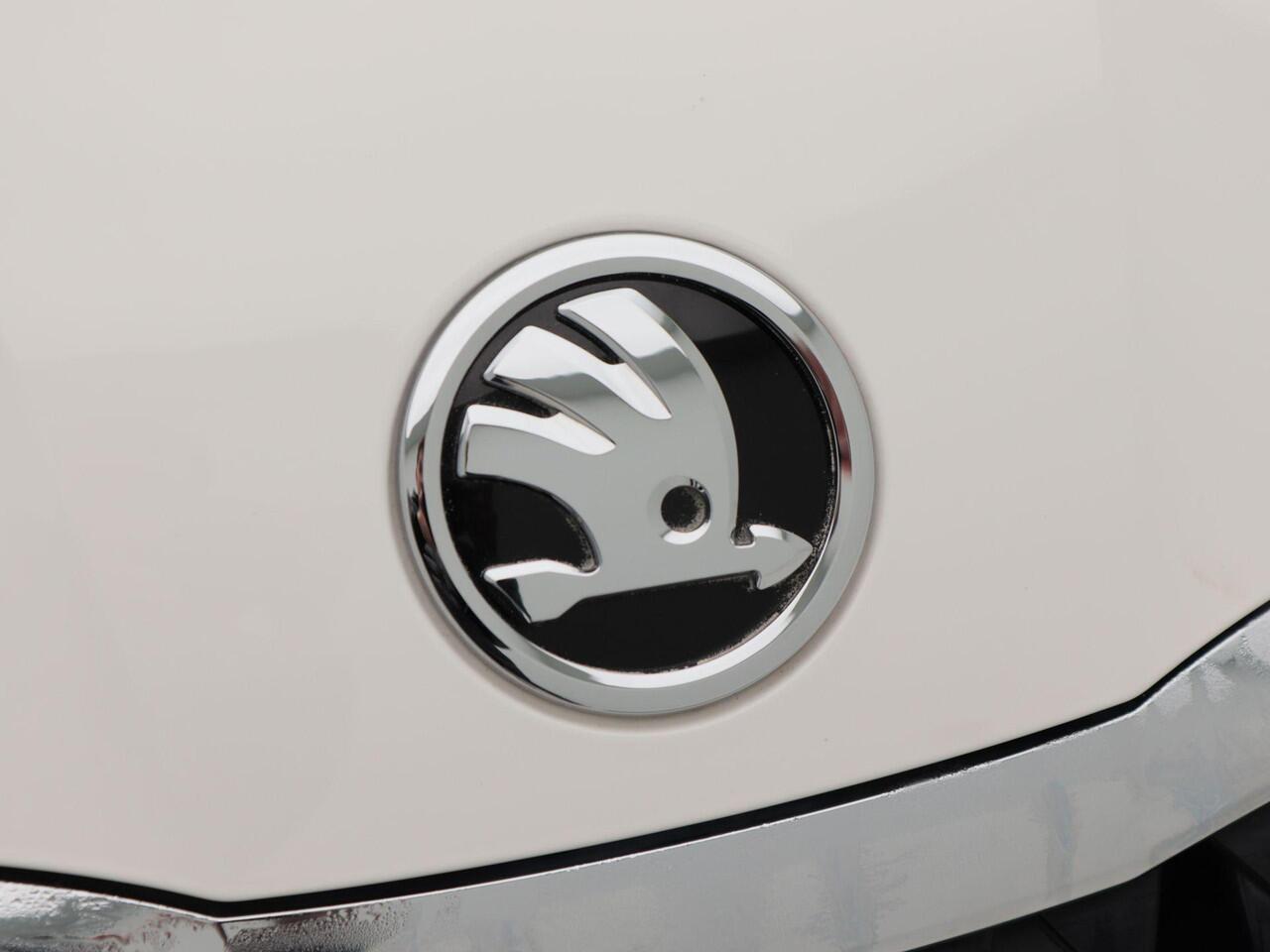 Skoda OCTAVIA Combi 1.4 TSI iV PHEV Business Edition | Cruise Control | Climate Control | Parkeersensoren | Carplay | 17 Inch | 27.323 Km!!