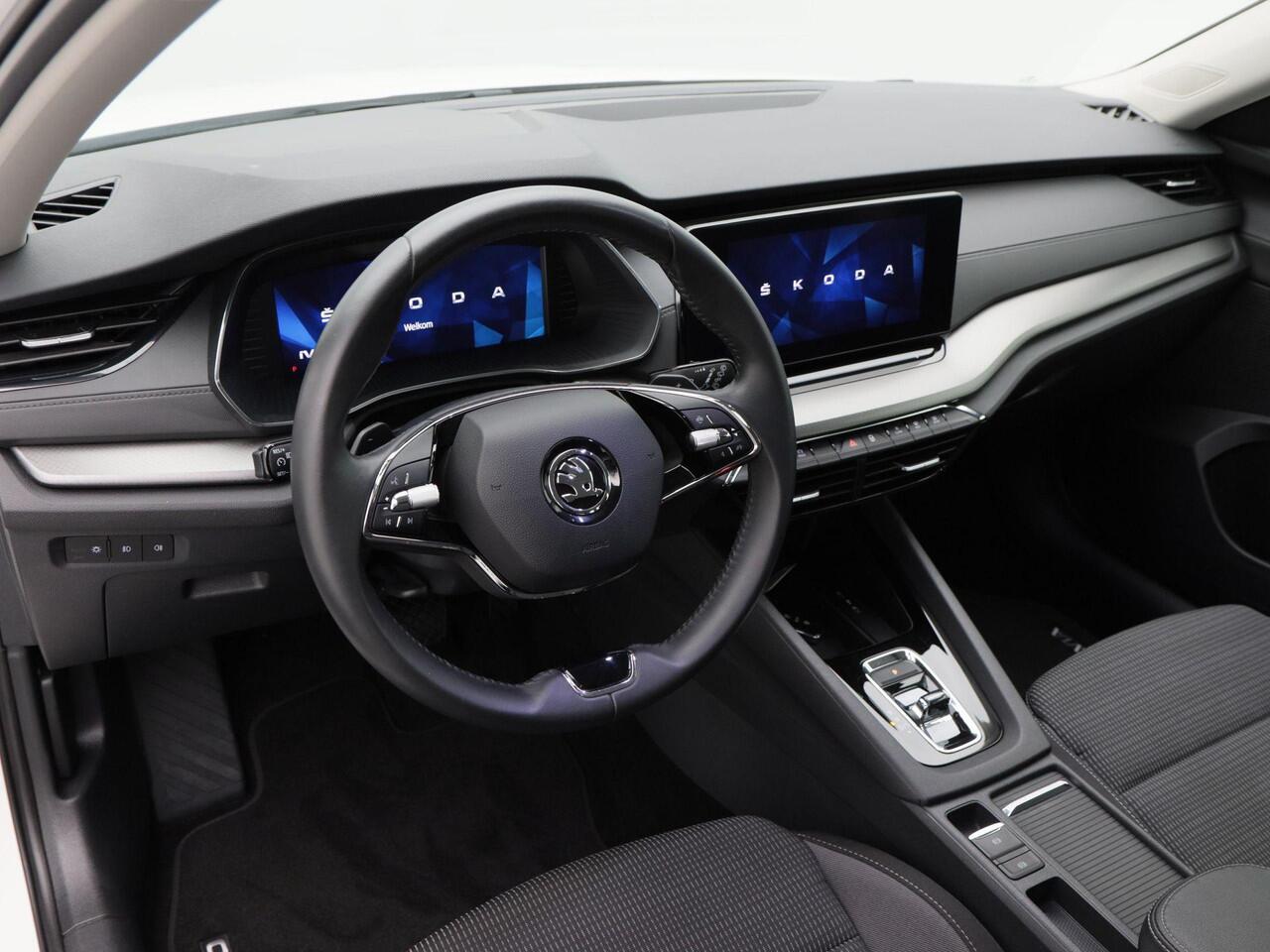 Skoda OCTAVIA Combi 1.4 TSI iV PHEV Business Edition | Cruise Control | Climate Control | Parkeersensoren | Carplay | 17 Inch | 27.323 Km!!