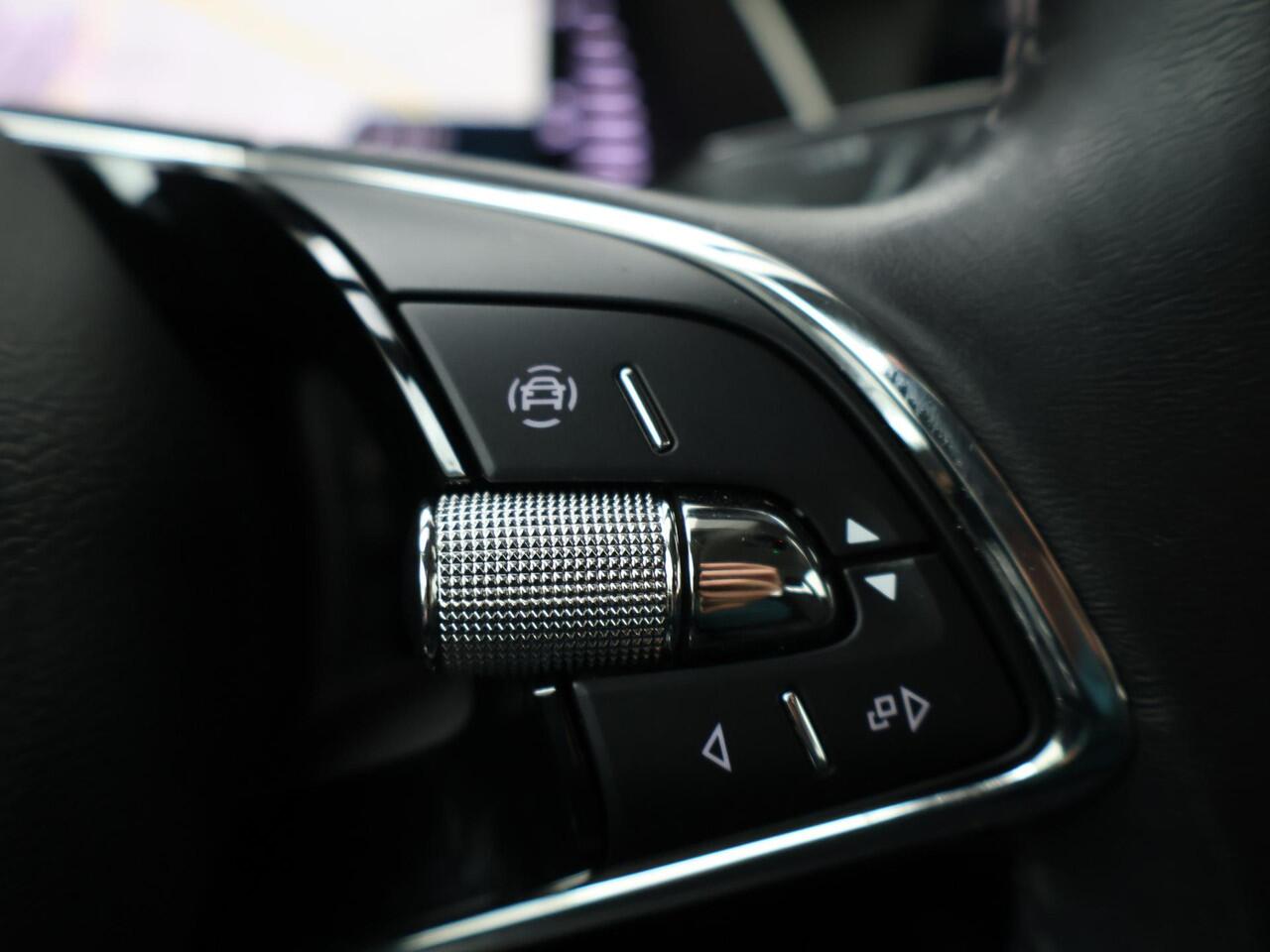 Skoda OCTAVIA Combi 1.0 TSI Ambition | 110 PK | Trekhaak wegklapbaar | Navigatiesysteem | Led verlichting |