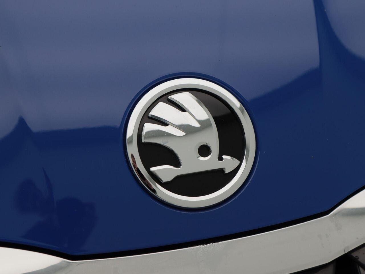 Skoda OCTAVIA Combi 1.4 TSi iV 204 Pk PHEV Business Edition | Cruise Control | Climate Control | Parkeersensoren | Stuur/Stoelverwarming | Carplay | 17 Inch