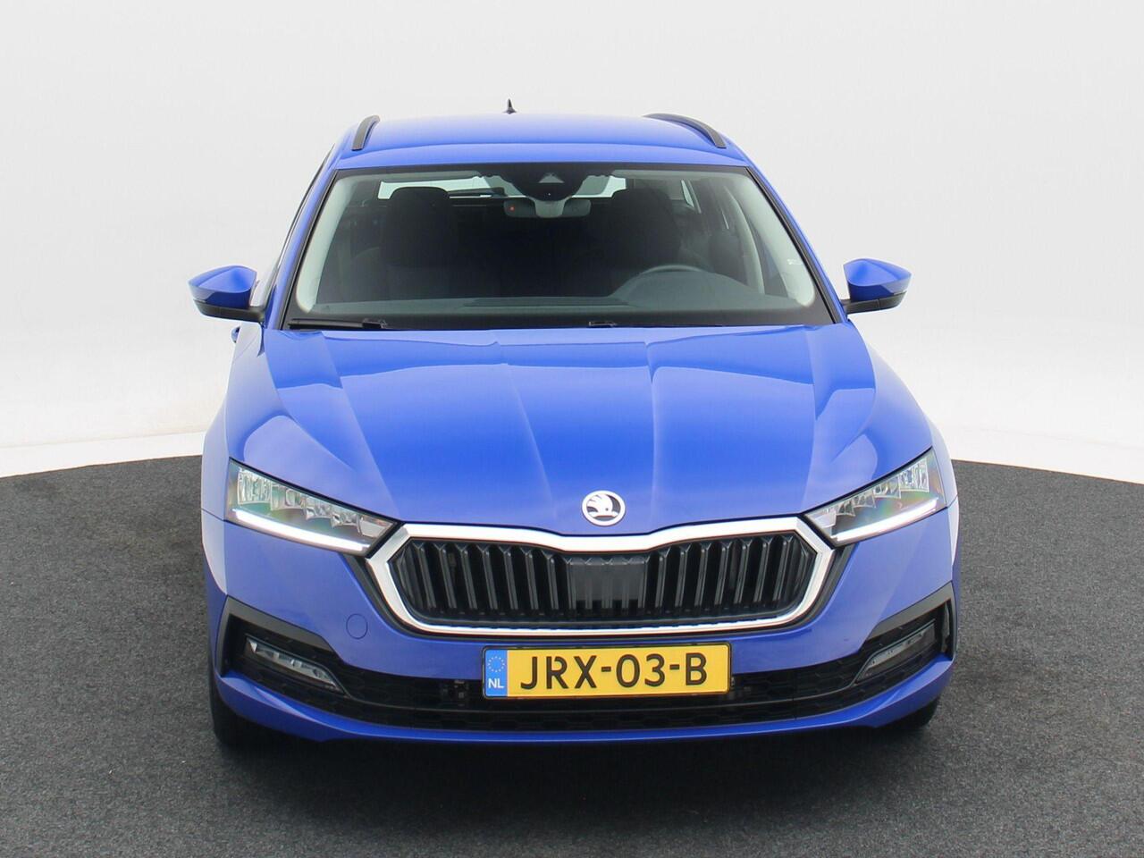Skoda OCTAVIA Combi 1.4 TSi iV 204 Pk PHEV Business Edition | Cruise Control | Climate Control | Parkeersensoren | Stuur/Stoelverwarming | Carplay | 17 Inch