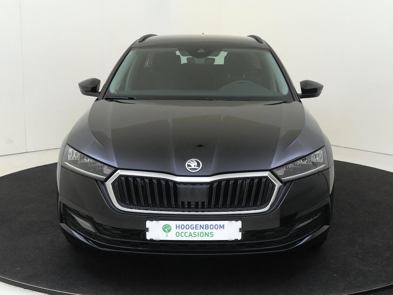 Skoda OCTAVIA Combi 1.4 TSI iV PHEV Business Edition | SoH 100% | Parkeersensoren achter | CarPlay | Cruise control | Airco | Digital cockpit |