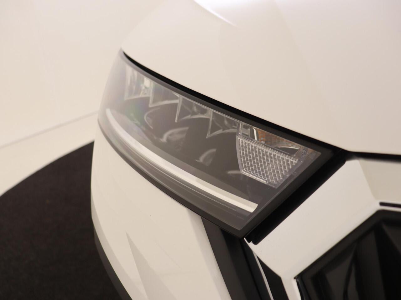 Skoda OCTAVIA Combi 1.4 TSI iV PHEV Business Edition | Parkeersensoren | CarPlay | Cruise control | Digital cockpit | Stoel- en stuurwielverwarming |