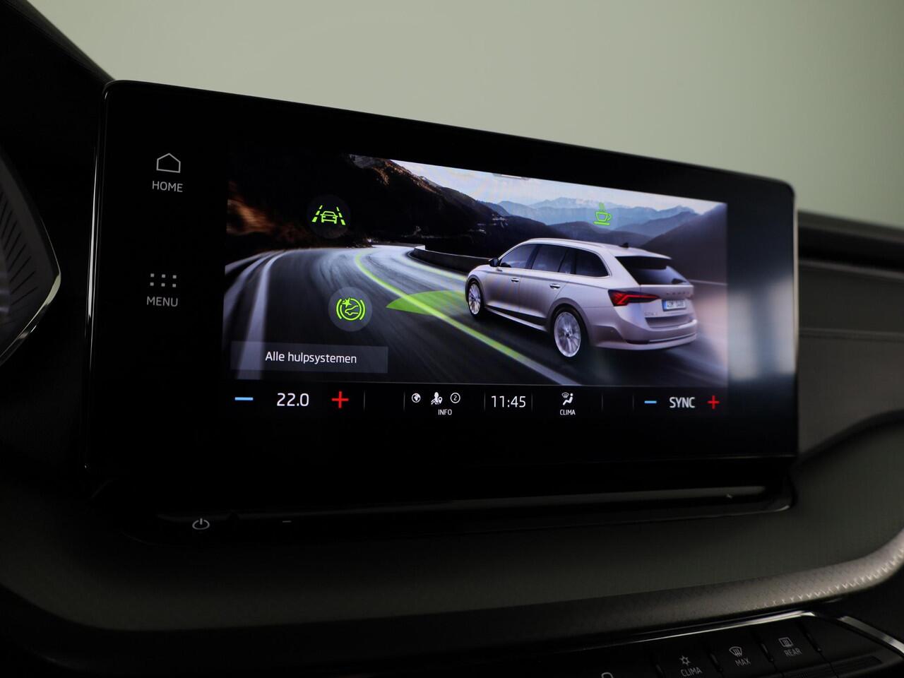 Skoda OCTAVIA Combi 1.0 TSI Ambition 110 pk | Verlengde garantie | Navigatie | Parkeersensoren | LED koplampen |