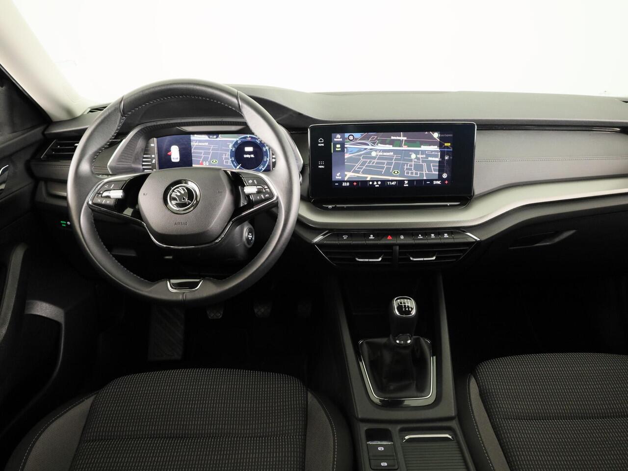 Skoda OCTAVIA Combi 1.0 TSI Ambition 110 pk | Verlengde garantie | Navigatie | Parkeersensoren | LED koplampen |