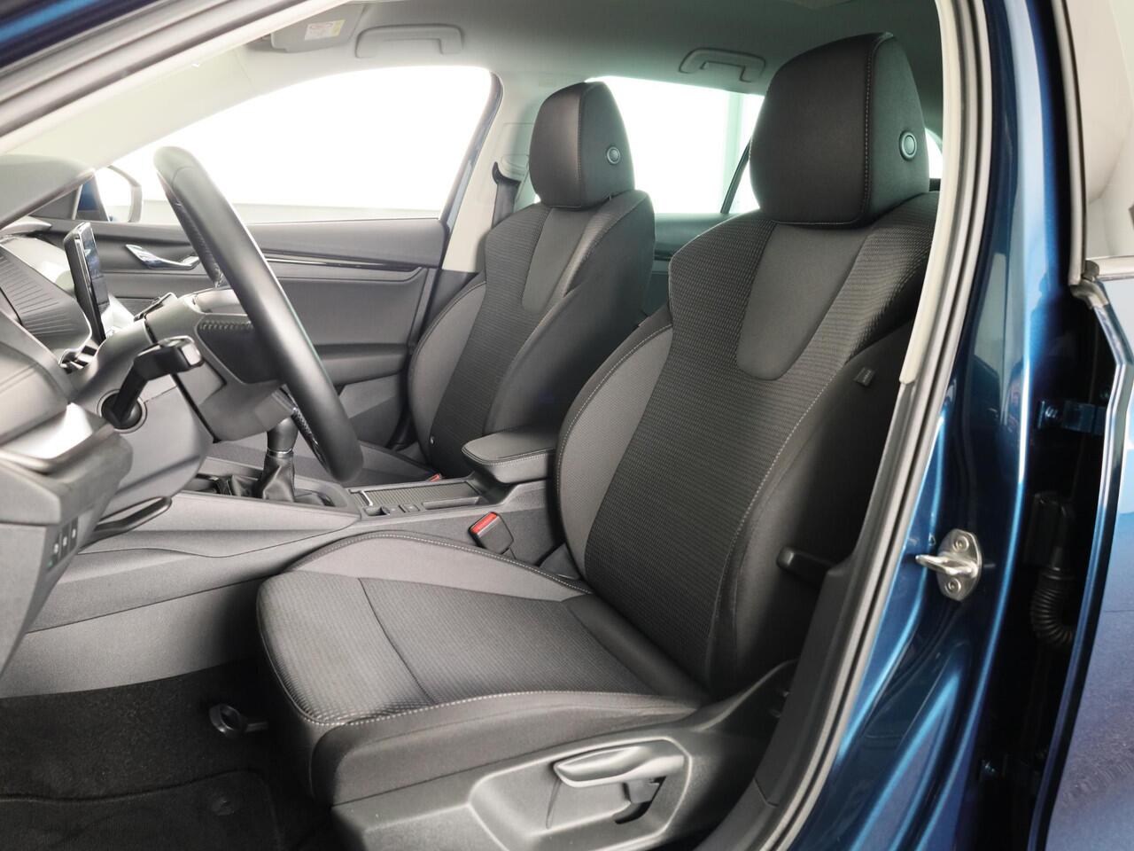 Skoda OCTAVIA Combi 1.0 TSI Ambition 110 pk | Verlengde garantie | Navigatie | Parkeersensoren | LED koplampen |