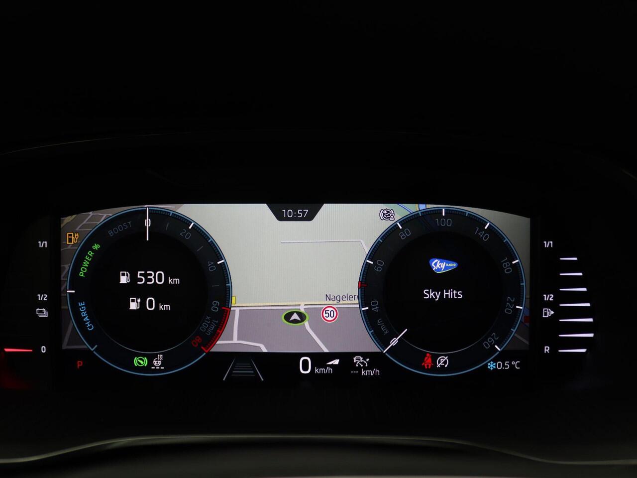 Skoda OCTAVIA Combi 1.4 TSI iV PHEV Business Edition 204PK DSG SOH 97%, Achteruitrijcamera, Adaptieve Cruise Controle, Navi, 18" LM Velgen, Stoel-Stuurverwarming