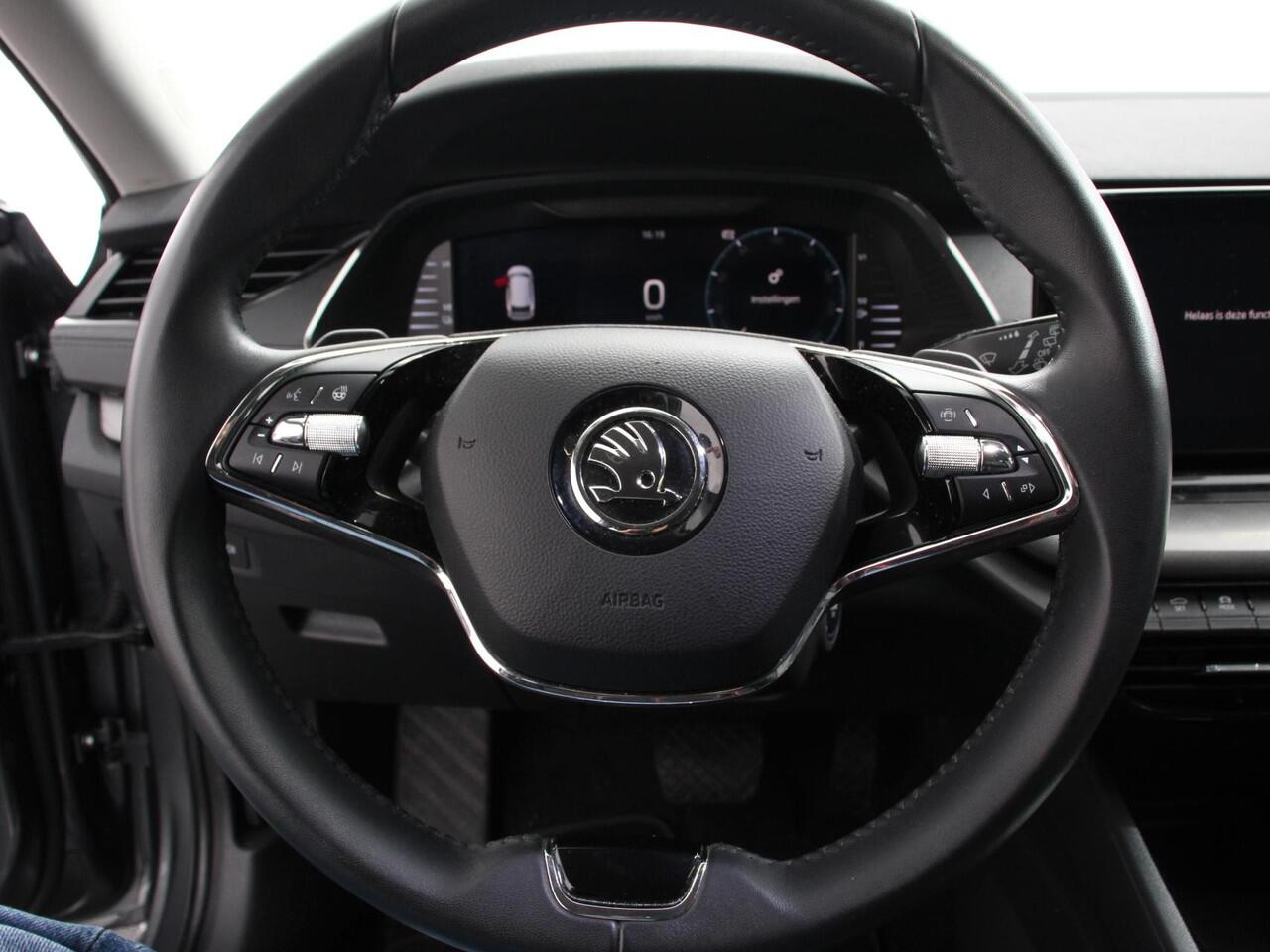 Skoda OCTAVIA Combi 1.4 TSI iV PHEV Business Edition Plus | DEMO ! | Navigatie | Apple Carplay/Android Auto | Climate Control | Cruise Control | Parkeer sensoren | Camera | Full LED | 17" LM Velgen