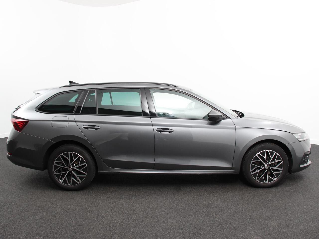 Skoda OCTAVIA Combi 1.4 TSI iV PHEV Business Edition Plus | DEMO ! | Navigatie | Apple Carplay/Android Auto | Climate Control | Cruise Control | Parkeer sensoren | Camera | Full LED | 17" LM Velgen