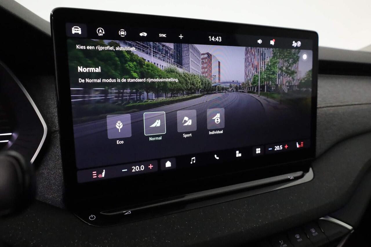 Skoda OCTAVIA First Edition 1.5 TSI m-HEV 85 kW / 115 pk Automaat | Adaptive Cruise control | Lane assist | Keyless Entry | Parkeer sensoren voor en achter | Acteruitrijcamera|