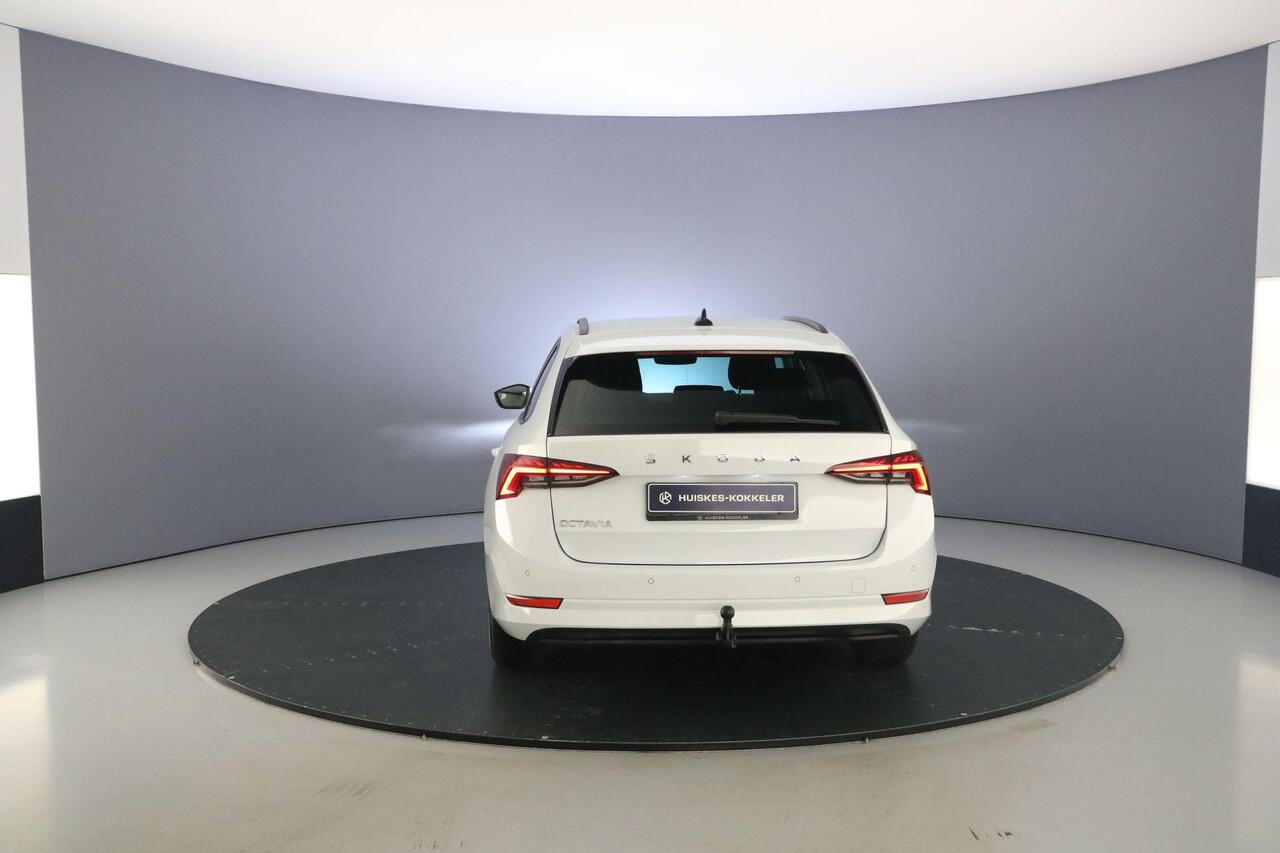 Skoda OCTAVIA Combi Business Edition 1.0 TSI 110pk Trekhaak, Elektrische achterklep, Cruise control, Navigatie, Parkeersensoren, Airco, Stoelverwarming, App connect, LED koplampen