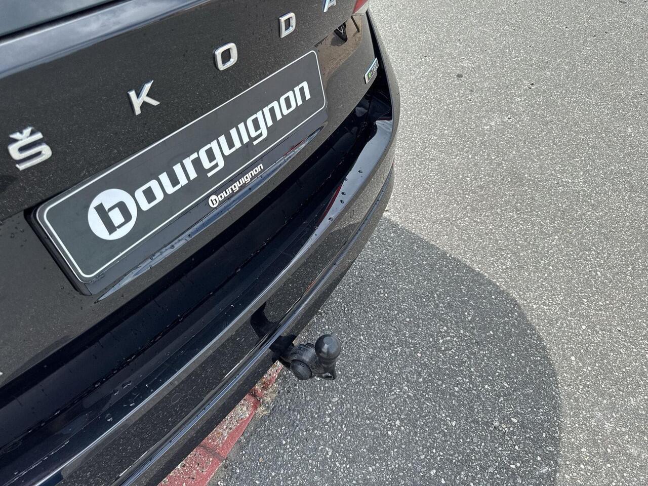 Skoda OCTAVIA Combi 1.0 e-TSI Ambition | Automaat | Trekhaak | Cruise control | Stoelverwarming| A-Camera |