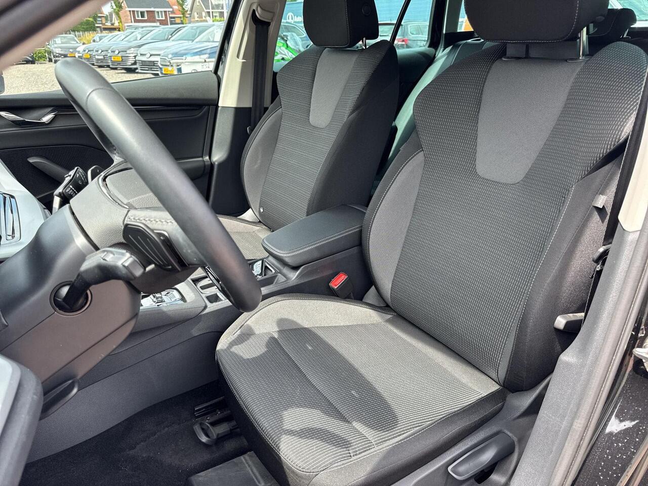 Skoda OCTAVIA Combi 1.0 e-TSI Ambition | Automaat | Trekhaak | Cruise control | Stoelverwarming| A-Camera |