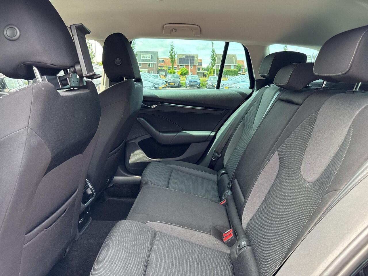 Skoda OCTAVIA Combi 1.0 e-TSI Ambition | Automaat | Trekhaak | Cruise control | Stoelverwarming| A-Camera |