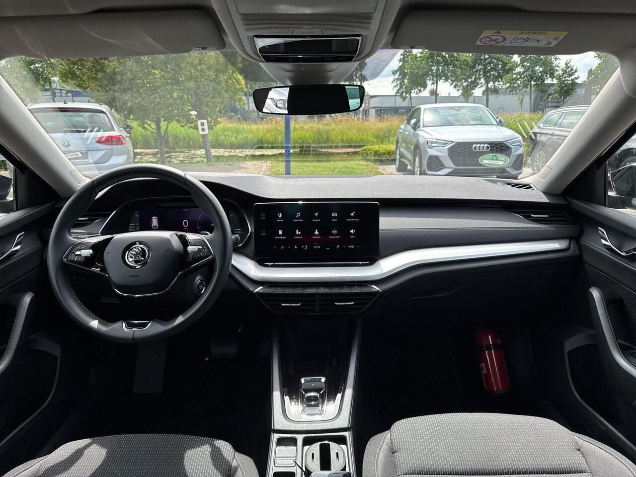 Skoda OCTAVIA Combi 1.0 e-TSI Ambition | Automaat | Trekhaak | Cruise control | Stoelverwarming| A-Camera |