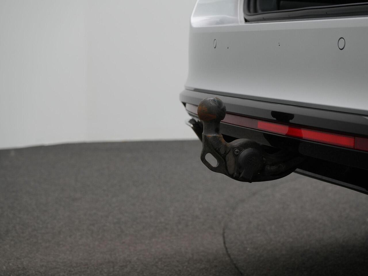 Skoda OCTAVIA Combi 1.4 TSI iV 245 pk DSG RS | Trekhaak | Stuur-/stoelverwarming | Achteruitrijcamera | Navigatie