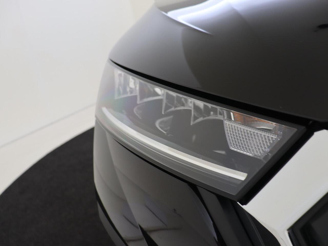 Skoda OCTAVIA Combi 1.4 TSI iV PHEV Business Edition | Trekhaak | Navigatie | Parkeersensoren | Keyless | Elektrische achterklep | Cruise control | CarPlay |