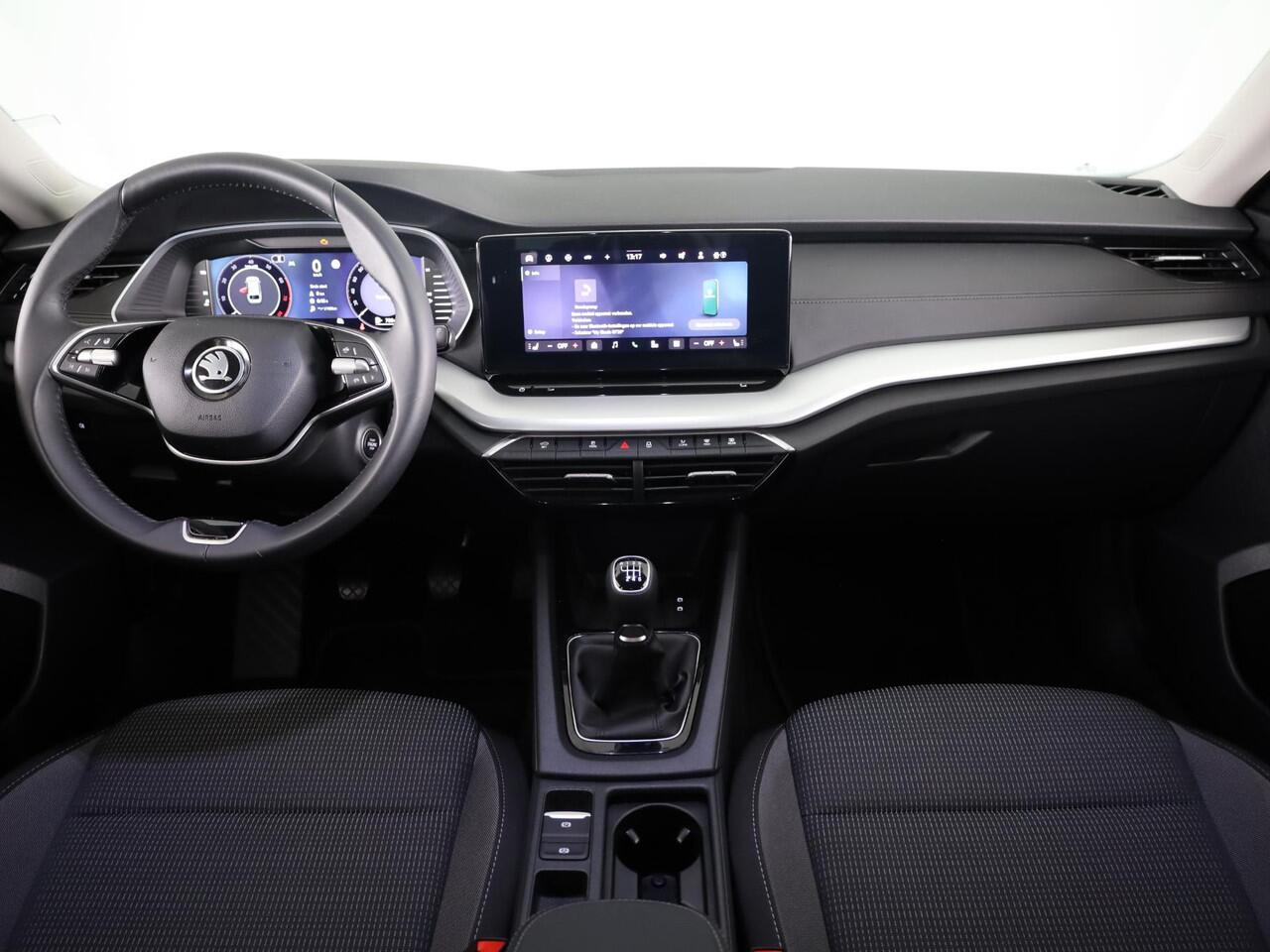 Skoda OCTAVIA Combi 1.5 TSI Edition 115 pk | Verlengde garantie | Navigatie via App | Parkeersensoren | Apple Carplay/Android Auto | LED koplampen | Stoelverwarming |