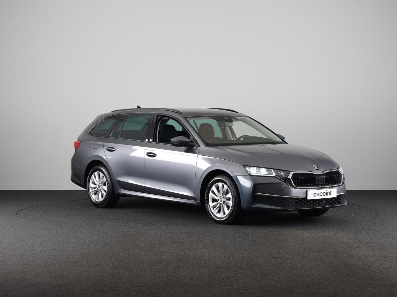 Skoda OCTAVIA Combi 1.5 TSI MHEV Business Edition 115 pk Automaat (DSG) | Verlengde garantie | Navigatie | Parkeersensoren | Achteruitrijcamera | LED koplampen | Stoelverwarming |