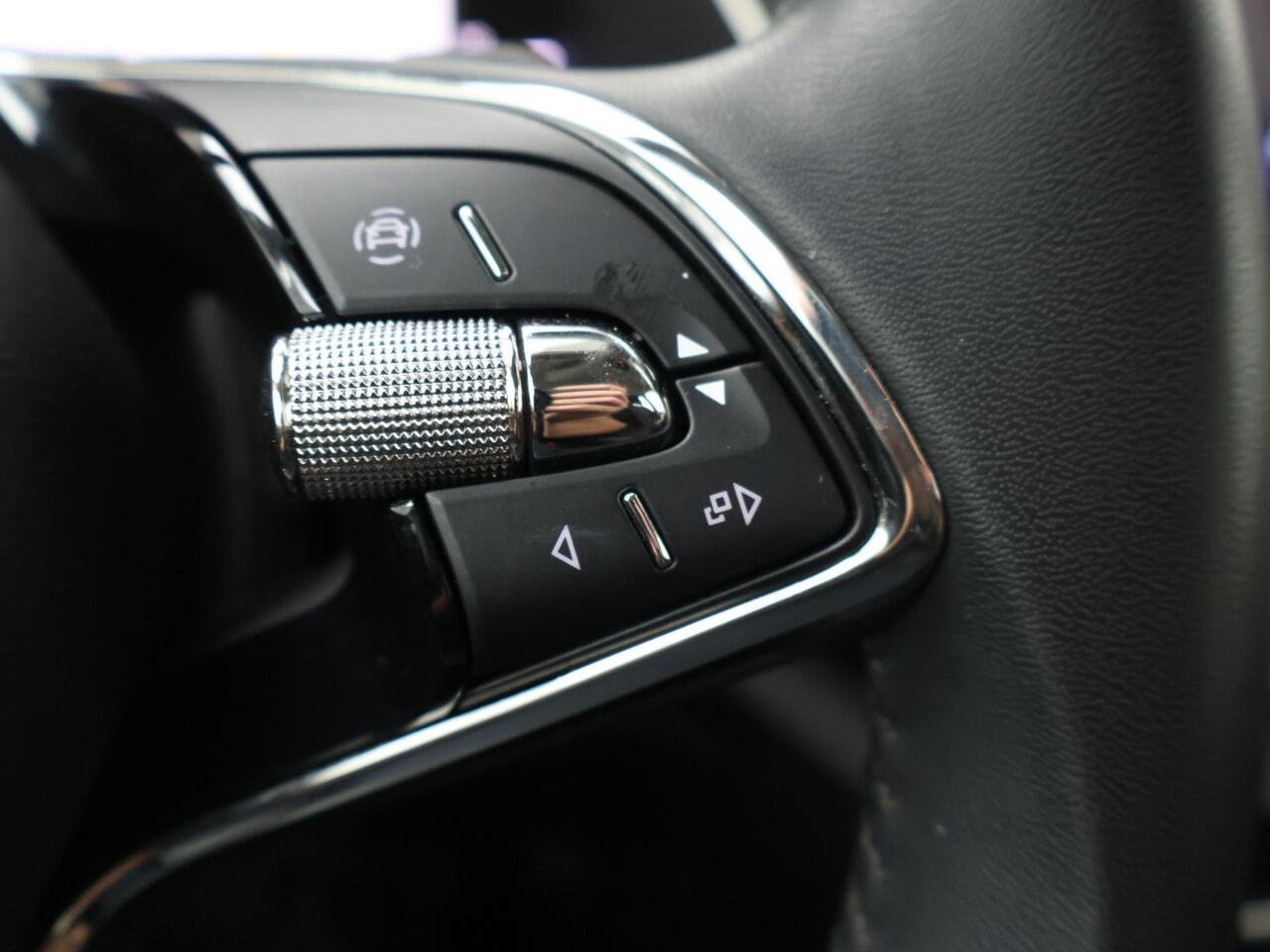 Skoda OCTAVIA Combi 1.0 e-TSI Ambition | 110 PK | Automaat | Trekhaak wegklapbaar | Navigatiesysteem |