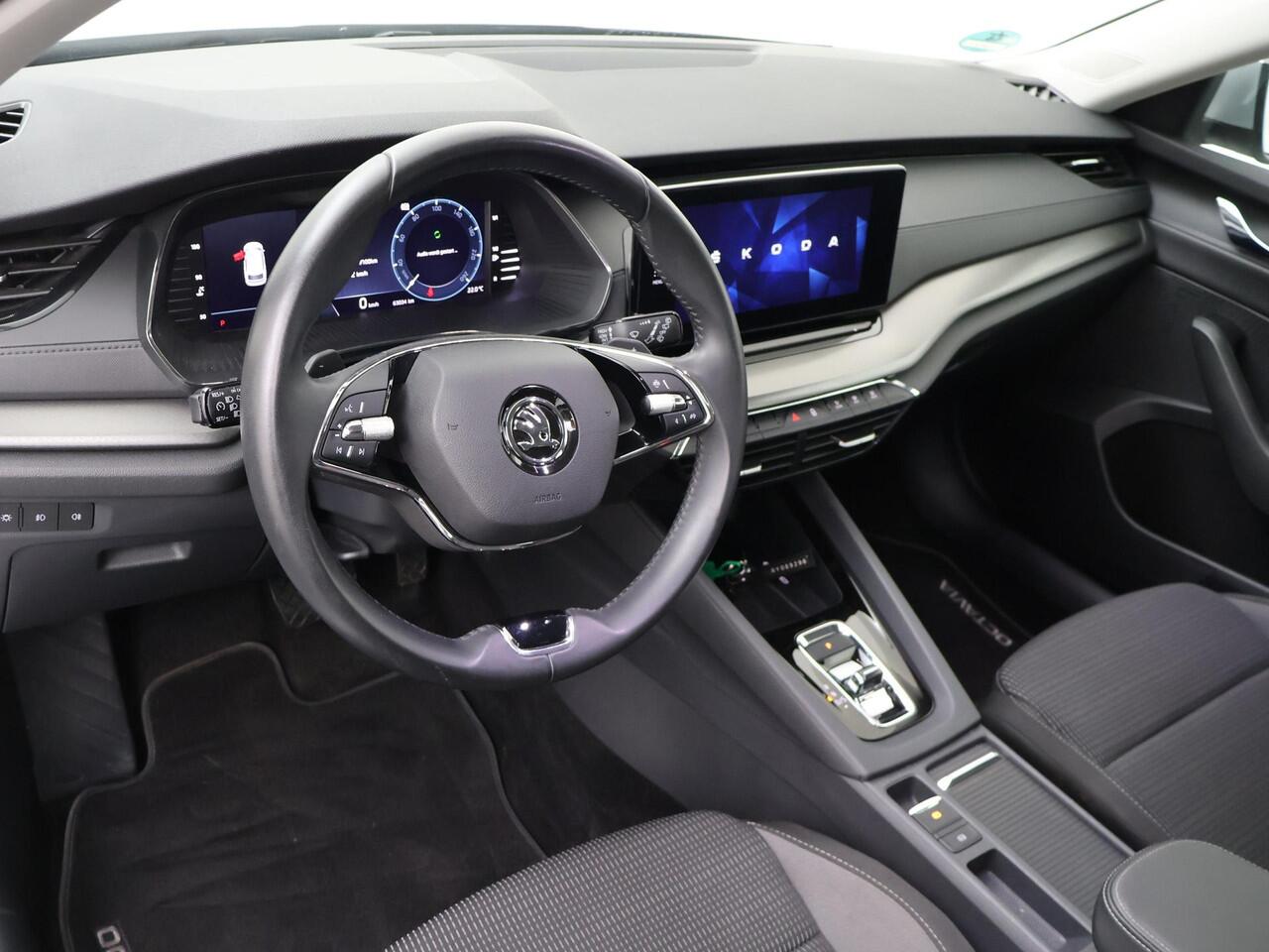 Skoda OCTAVIA Combi 1.0 e-TSI Ambition | 110 PK | Automaat | Trekhaak wegklapbaar | Navigatiesysteem |