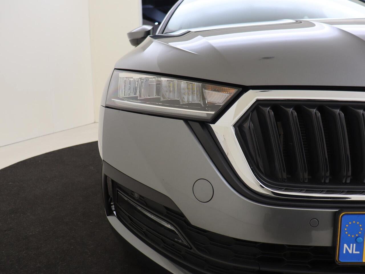 Skoda OCTAVIA Combi 1.4 TSI iV PHEV Business Edition | Trekhaak | Keyless | Navigatie | Elektrische achterklep | CarPlay | Parkeersensoren | Cruise control |