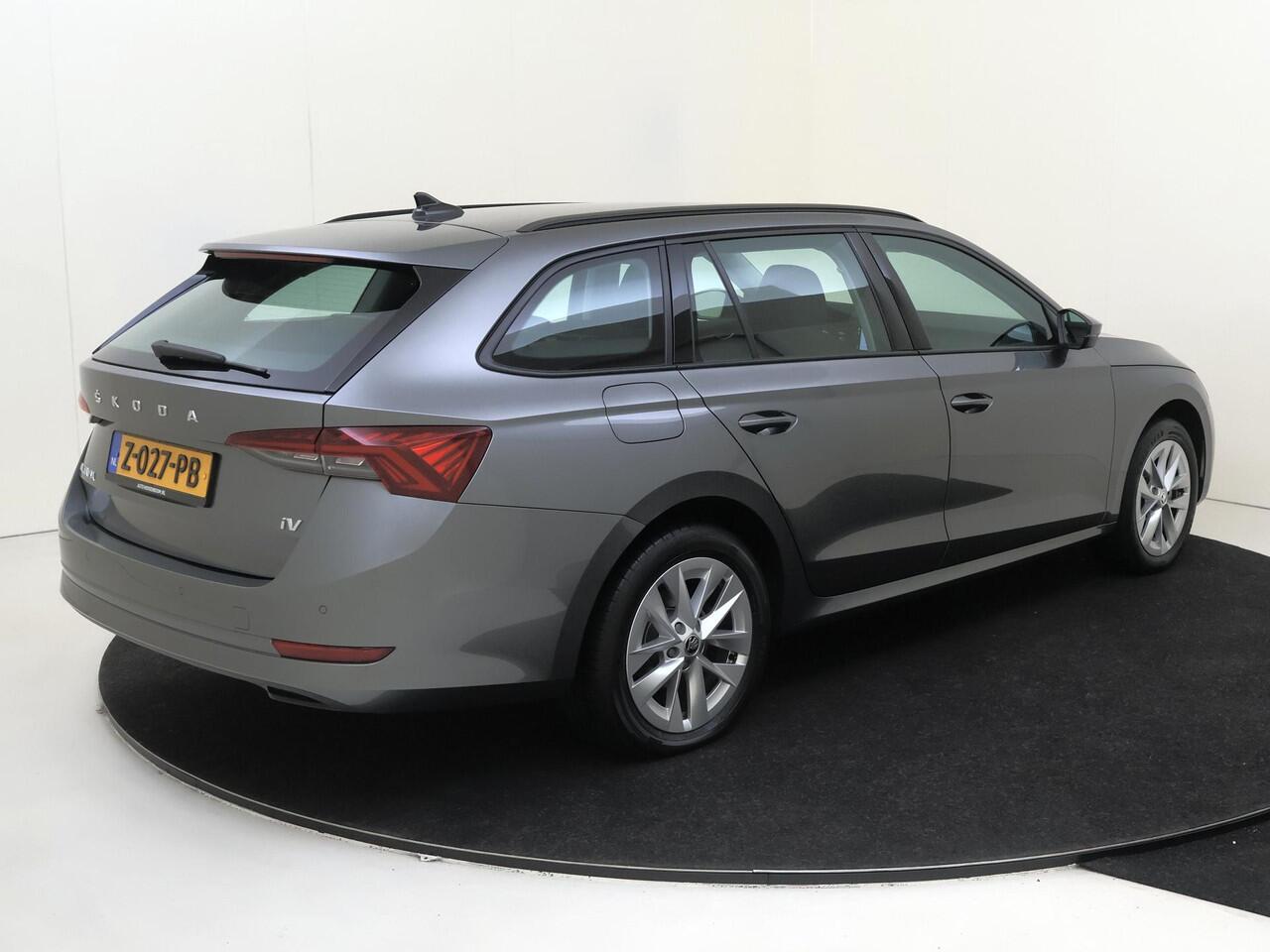 Skoda OCTAVIA Combi 1.4 TSI iV PHEV Business Edition | Trekhaak | Keyless | Navigatie | Elektrische achterklep | CarPlay | Parkeersensoren | Cruise control |