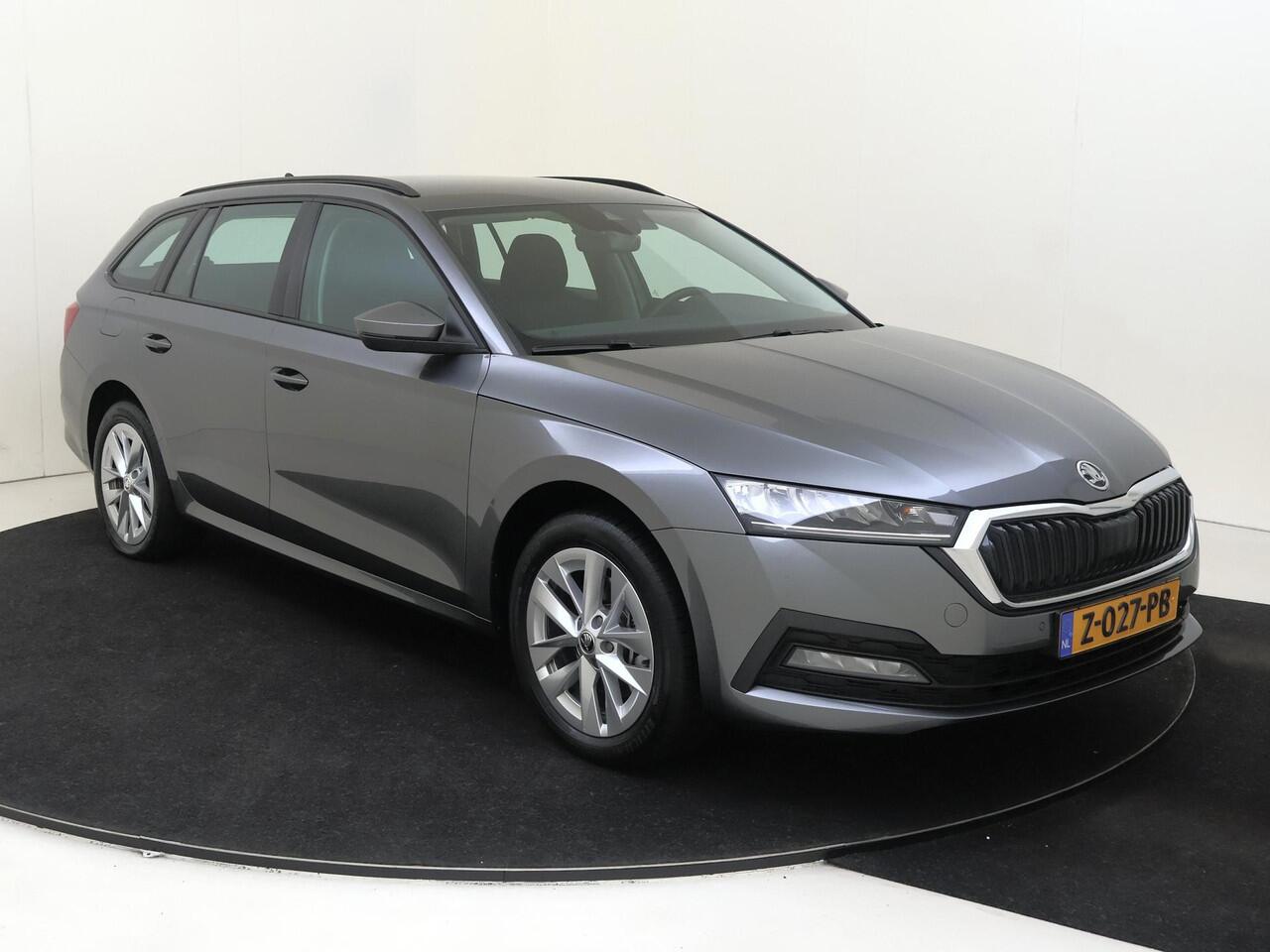 Skoda OCTAVIA Combi 1.4 TSI iV PHEV Business Edition | Trekhaak | Keyless | Navigatie | Elektrische achterklep | CarPlay | Parkeersensoren | Cruise control |